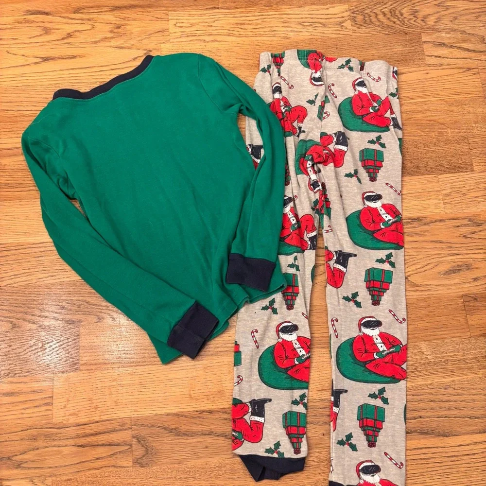 Carter's Kids Pajamas Set Long Sleeve Pants Santa‎ Graphic Print Green Gray 6